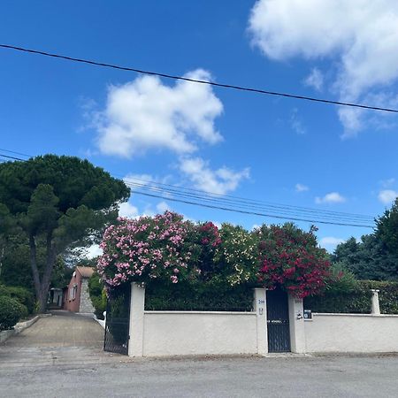 Studio Independant Calme Pas Loin Du Centre Nîmes Kültér fotó